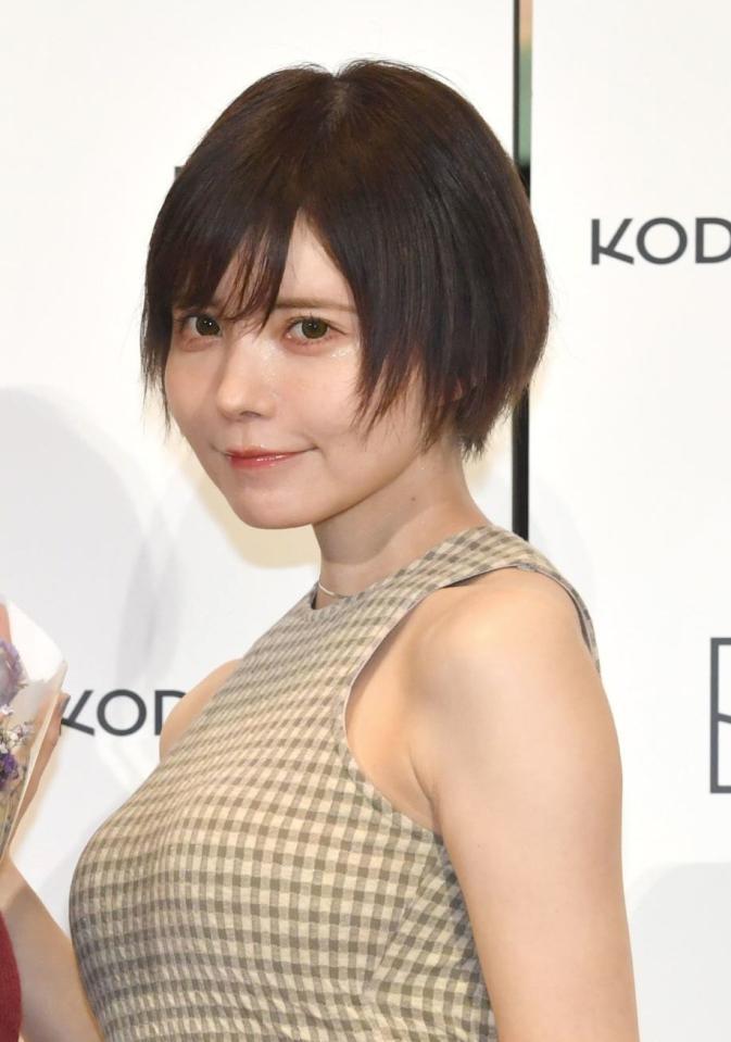 　ミスｉＤグランプリ２０２２で審査員を務めた益若つばさ（撮影・佐々木彰尚）