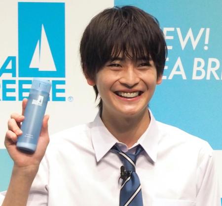 「ＮＥＷ！ＳＥＡ　ＢＲＥＥＺＥ！発表会」で笑顔を見せた高橋文哉＝東京・渋谷ヒカリエ