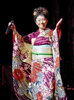 　あでやかな着物姿で凱旋ステージに立った石川さゆり＝熊本城ホール
