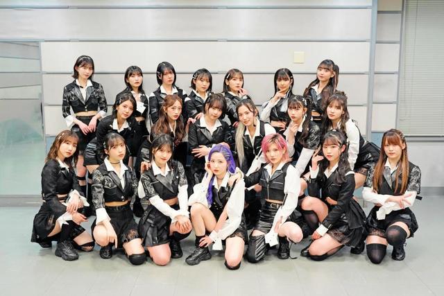 AKB新シングルタイトルは「元カレです」“ガン見”ダンス初披露