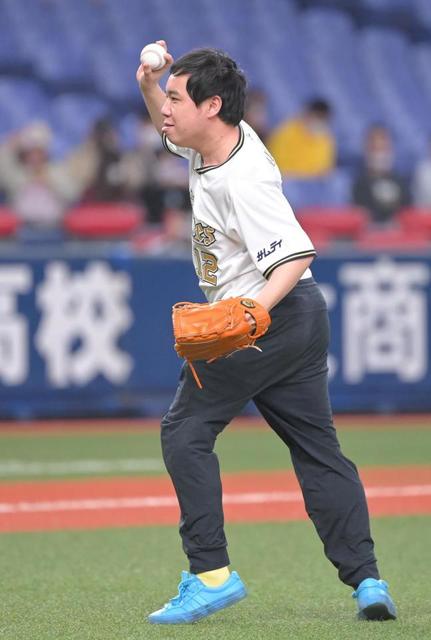 オリックス始球式に霜降り明星　粗品がせいやの投球に「ボーク！ボーク！」と鋭いツッコミ