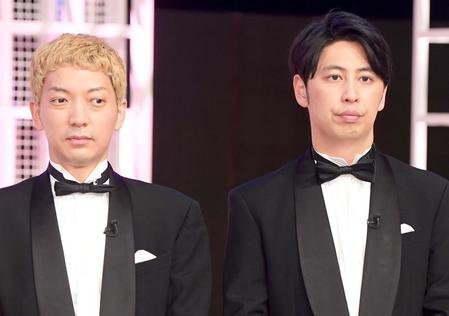 　ニューヨーク・嶋佐和也（左）と屋敷裕政
