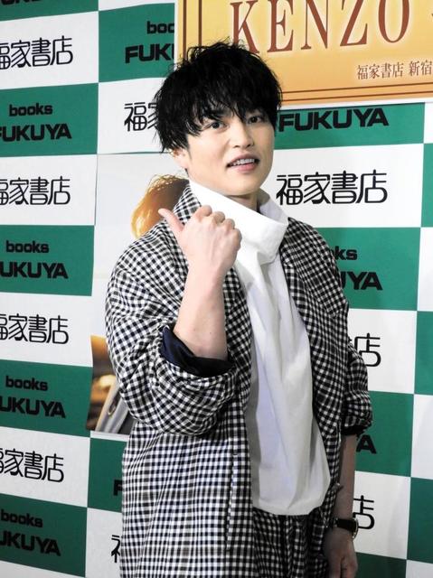 ❤️tanakas08228です❤️試着のみ♡KENZO チェック柄 DA PUMP KENZO ダンスで世界を目指す人へ自書のススメ