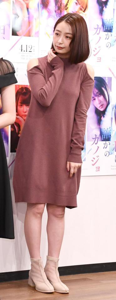 　肩チラ見せの衣装で登場した宇垣美里＝都内（撮影・園田高夫）