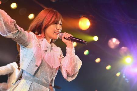 　卒業公演で熱唱する宮崎美穂（Ｃ）ＡＫＢ４８