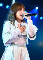 　卒業公演で熱唱する宮崎美穂（Ｃ）ＡＫＢ４８