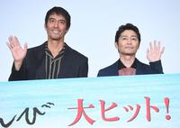 　客席との質問コーナーで盛り上がった阿部寛（左）と安田顕＝東京・ＴＯＨＯシネマズ六本木ヒルズ（撮影・金田祐二）