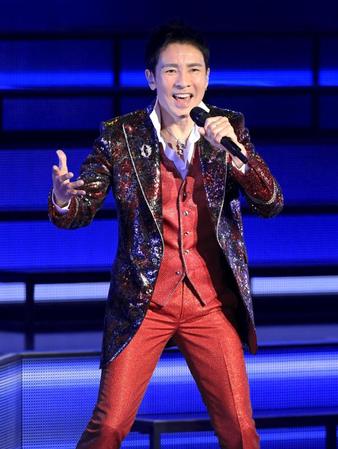 　熱唱する郷ひろみ（撮影・金田祐二）