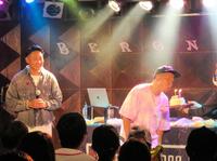 　誕生日ケーキを吹き消すＭＯＣＡ