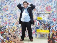 　作品展「ＰＯＰ　ＯＵＴ」が初日を迎え、取材に応じたジミー大西＝都内