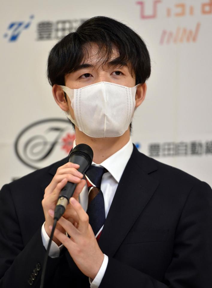 　対局を前に会見を行った藤井聡太叡王＝東京・神田明神（撮影・佐藤厚）