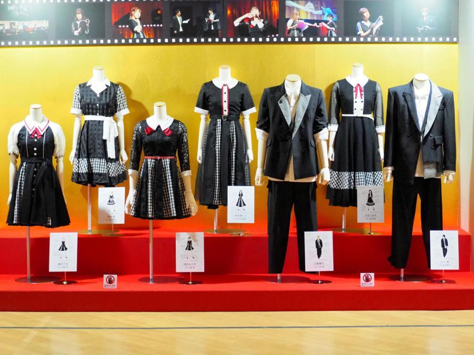 　展示・秀知院音楽譚フォトスタンド（ｃ）赤坂アカ／集英社・かぐや様は告らせたい製作委員会