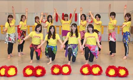 　公開稽古を行った（前列左から）兒玉遥、潮紗理菜、矢島舞美、太田夢莉、（後列左から）Ｍｉｒｉｉ、立野沙紀、鈴木くるみ、本西彩希帆、大串有希、岡田帆乃佳、道枝咲、竹内詩乃、尾崎明日香（撮影・出月俊成）