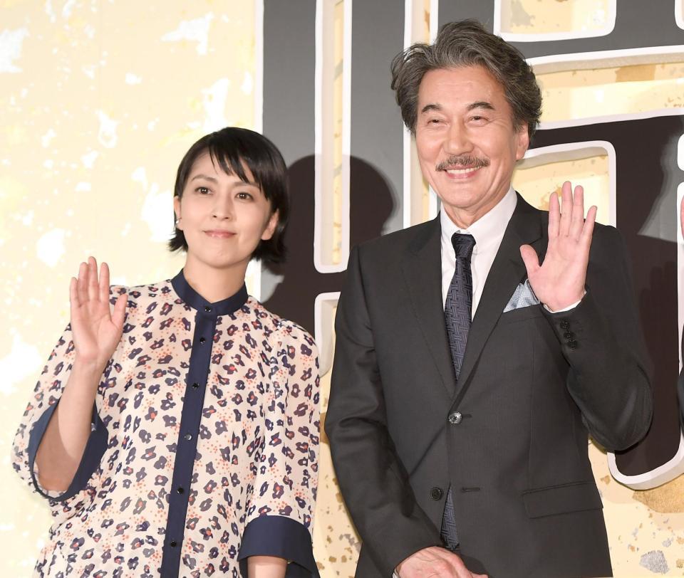 　映画の完成に笑顔の松たか子、役所広司（撮影・金田祐二）