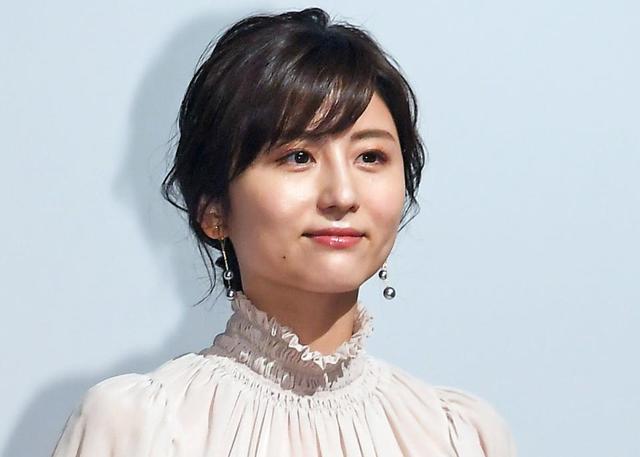 宇賀なつみ 地元が同じ小中学生の先輩 という大女優 ありさん って 沖縄で大はしゃぎ 芸能 デイリースポーツ Online