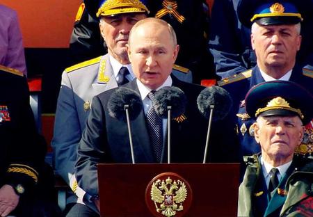 　戦勝記念日の式典で演説するプーチン大統領（ロシア大統領府のホームページより）