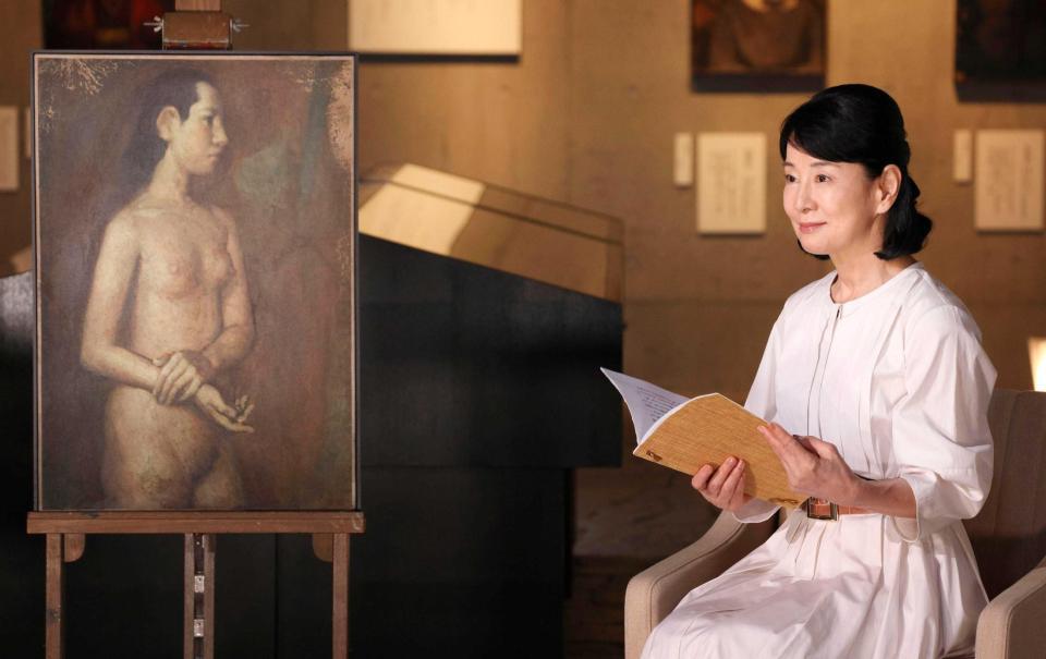 　戦没画学生の絵と吉永小百合＝長野県上田市の無言館（写真家の佐藤早苗さん撮影）