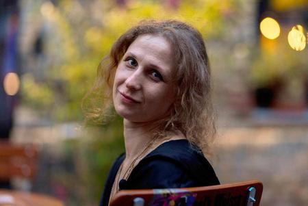 　「プッシー・ライオット」のメンバー、マリヤ・アリョーヒナさん＝１１日、ベルリン（ロイター＝共同）