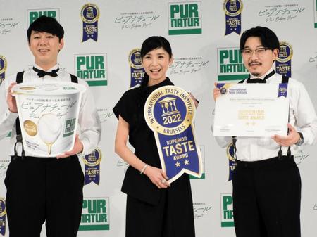 イベントに登場した（左から）畠中悠、黒木瞳、伊藤俊介＝都内