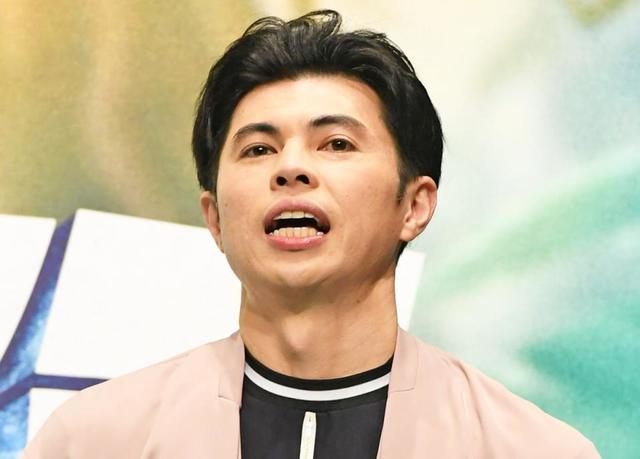 小島よしお 街頭インタで遭遇 ｆｃ宣伝も放送までに 閉鎖 と残念なナレ 昨年１０月開設 芸能 デイリースポーツ Online