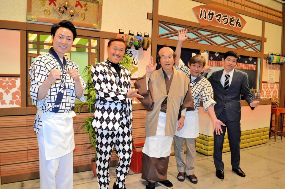 「間寛平　なんばグランド花月　吉本新喜劇座長公演」に出演した（左から）信濃岳夫、辻本茂雄、間寛平、内場勝則、住吉大和　