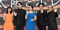 　東京プレミアに登場した（左から）森マリア、町田啓太、檀れい、石丸幹二、水谷豊監督（撮影・佐々木彰尚）