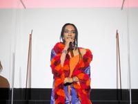 　「犬王」の舞台挨拶に登壇したアヴちゃん＝大阪・梅田ブルク７