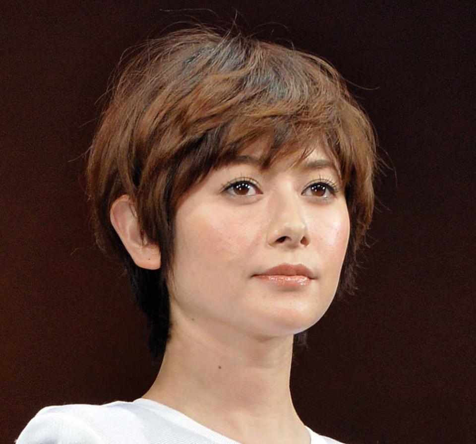 真木よう子 ｈｐ開設でファン歓喜 美しい ４カ国語対応 花魁姿でお出迎え 芸能 デイリースポーツ Online