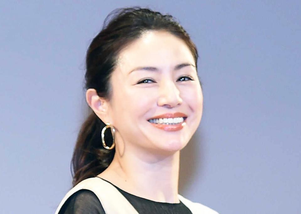 井川遥 プロ級に美しい素麺パスタ お店かと思った と反響 上品な皿にトマト映える 芸能 デイリースポーツ Online