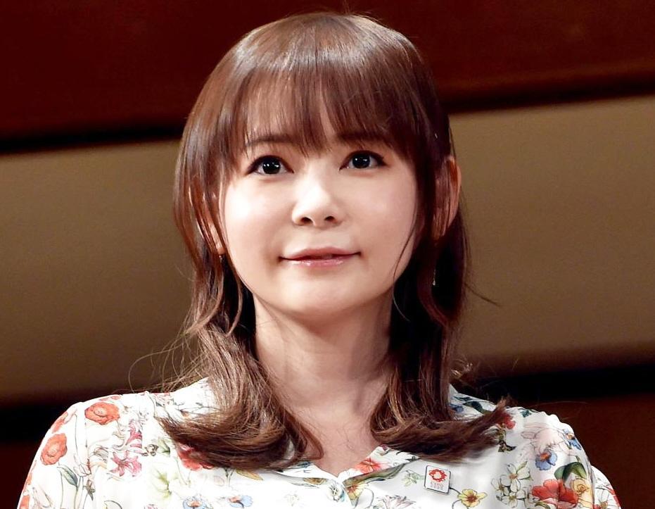 2002年　ヤンマガ　中川翔子　しょこたん　若槻千夏 中川翔子 ヤンマガ凱旋で衝撃表紙「天使」「最強」「凄いの一言」と