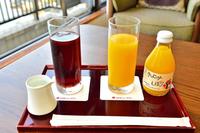 　藤井棋聖が注文した「アイスティー」と「オレンジジュース」＝日本将棋連盟提供