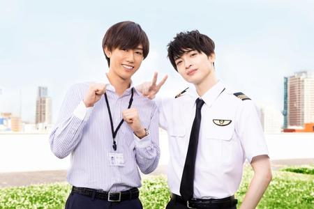 玉森裕太（右）主演ドラマ「ＮＩＣＥ　ＦＬＩＧＨＴ！」に管制官役として出演する阿部亮平