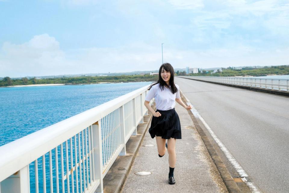 　乃木坂４６・賀喜遥香１ｓｔ写真集「まっさら」の公開写真（ｃ）新潮社／菊地泰久