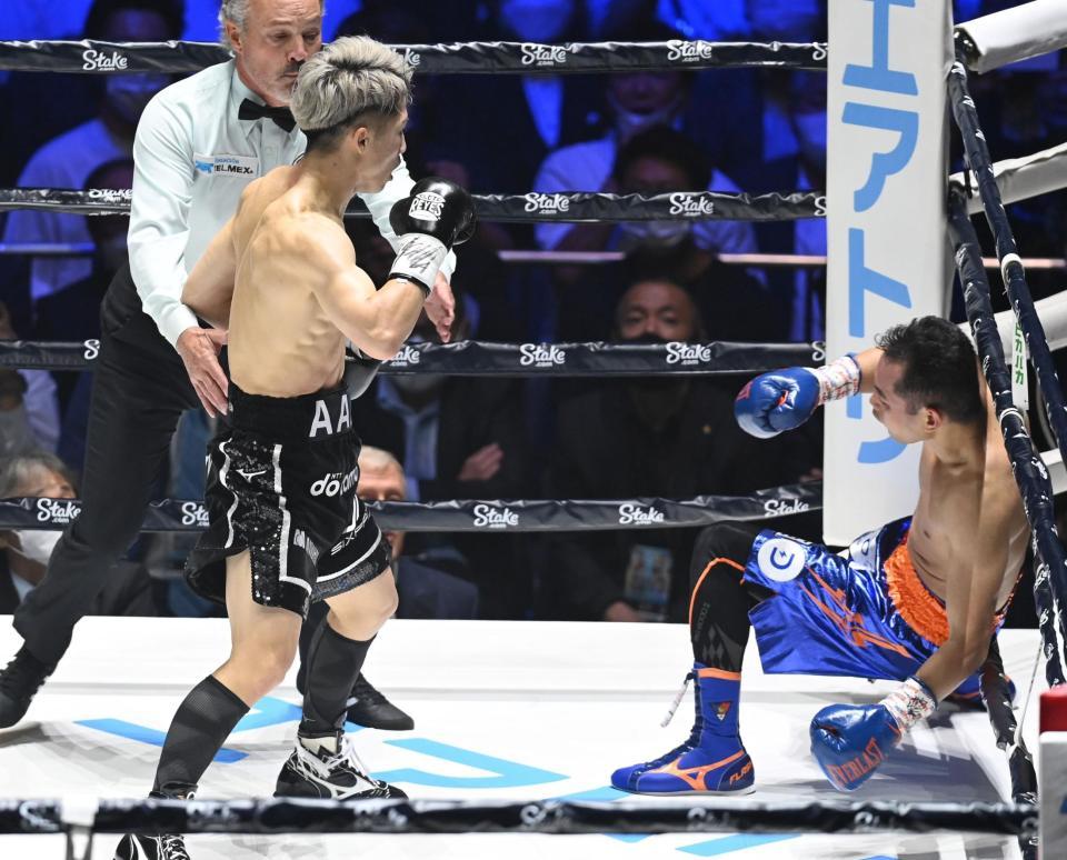 　２回、ドネアからダウンを奪い、ＴＫＯ勝利を挙げた井上尚弥＝７日