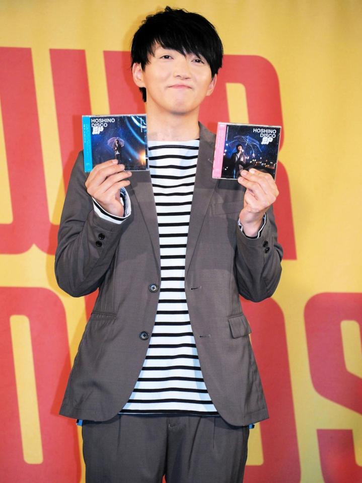 　ＣＤをＰＲする星野一成（ほしのディスコ）＝東京・タワーレコード渋谷店