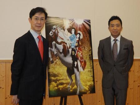 七月大歌舞伎の第１部「當世流小栗判官」の取材会に出席した市川笑也（左）と市川猿之助＝東京・東銀座、歌舞伎座