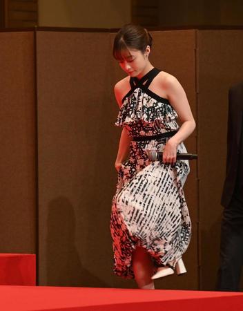 完成報告会に登場した橋本環奈＝東京・帝国ホテル（撮影・高石航平）