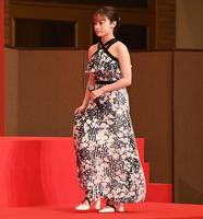 完成報告会に登場した橋本環奈＝東京・帝国ホテル（撮影・高石航平）