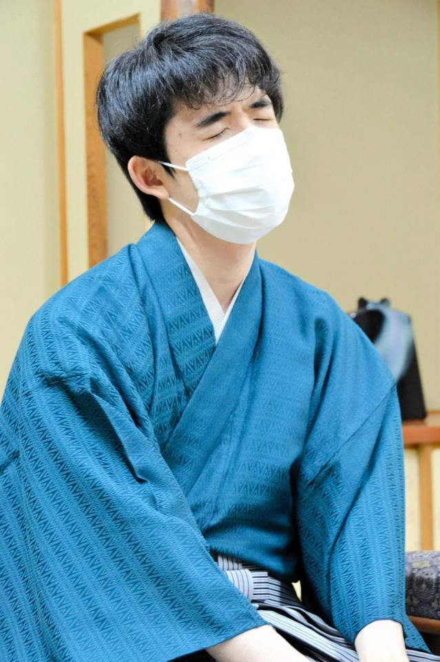 永瀬拓矢王座に勝利した藤井聡太棋聖＝日本将棋連盟提供