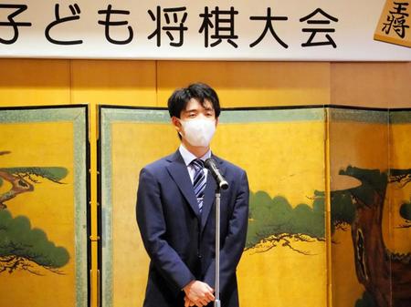 　「天神さん子ども将棋大会」に出席した藤井聡太五冠