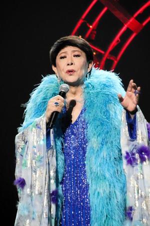 　１０カ月ぶりに単独公演を行った美川憲一＝東京・中野サンプラザ