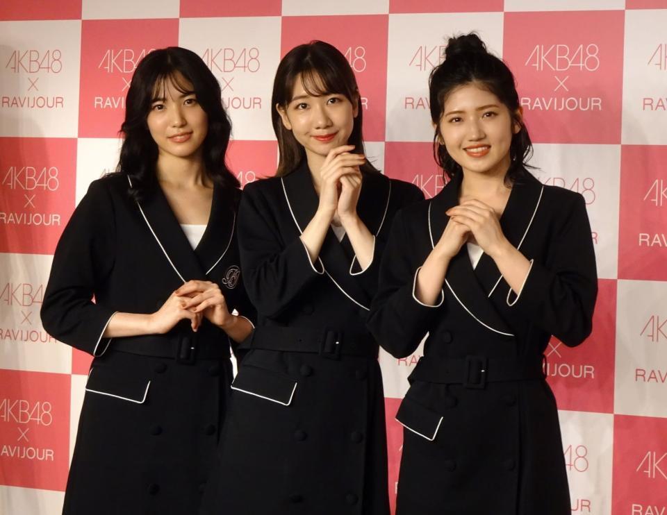 　イベントに出席した（左から）下尾みう、柏木由紀、村山彩希＝都内