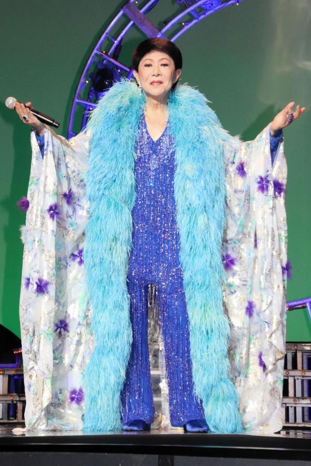 　１０カ月ぶりに単独公演を行った美川憲一＝東京・中野サンプラザ