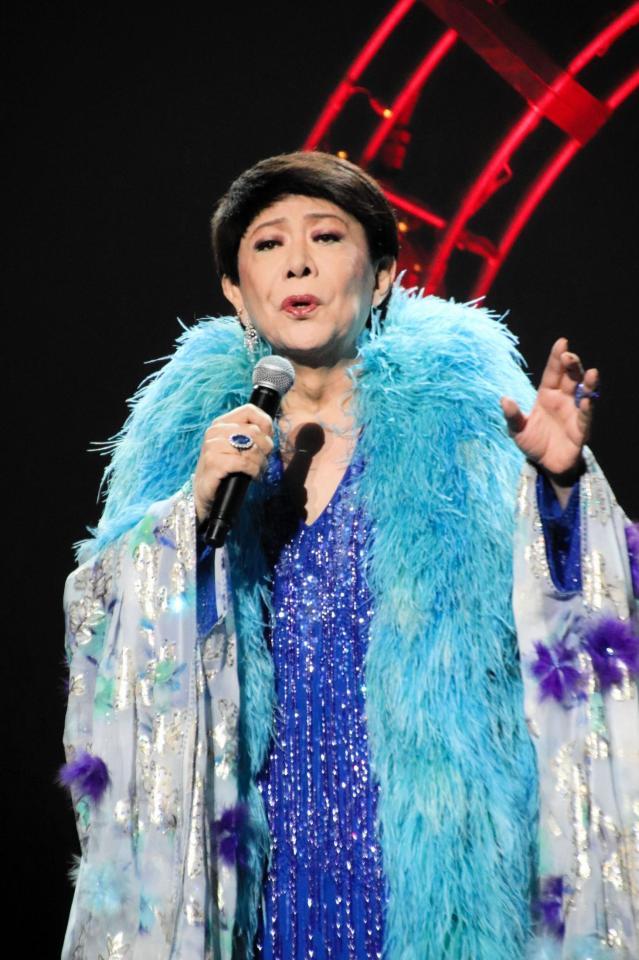 　１０カ月ぶりに単独公演を行った美川憲一＝東京・中野サンプラザ
