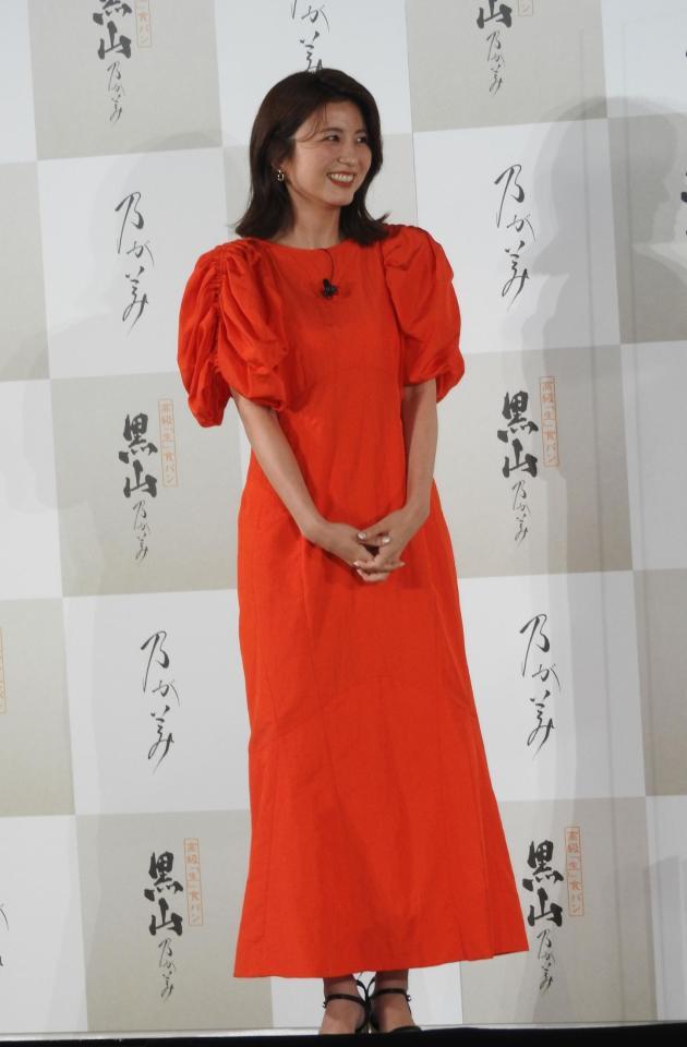 「黒山乃が美」発表会に登場した宇賀なつみ