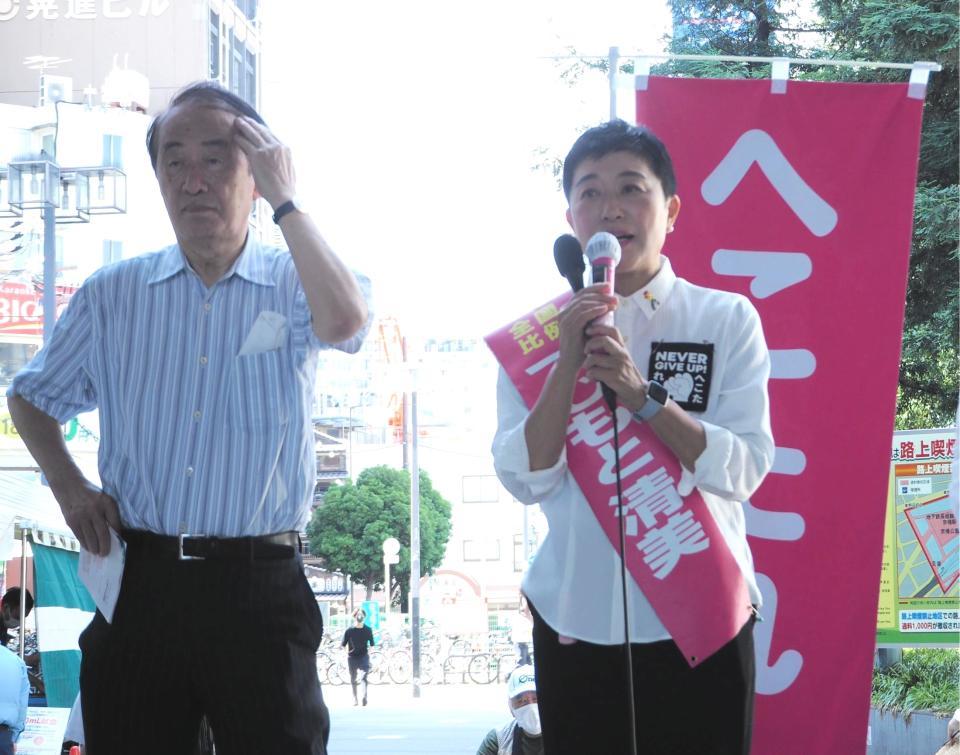 　菅直人元首相（左）と辻元清美氏
