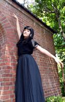 　４歳から始めたバレエのポーズを披露する服部樹咲（撮影・佐藤厚）