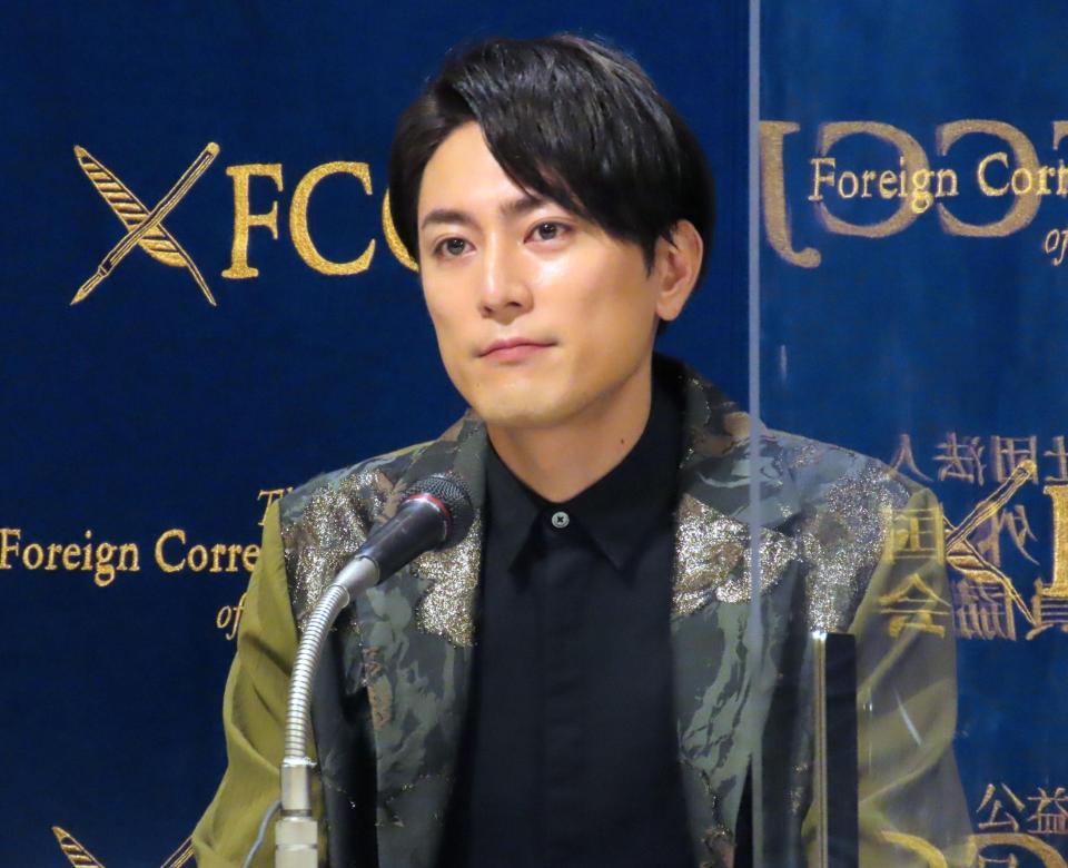 　主演映画の記者会見に出席した間宮祥太朗