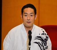 　七月大歌舞伎の式典で挨拶する中村勘九郎