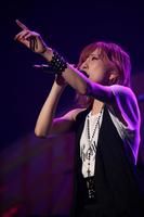 岡田奈々「どんどん作詞して」ソロデビューへの強い決意 歌一本で